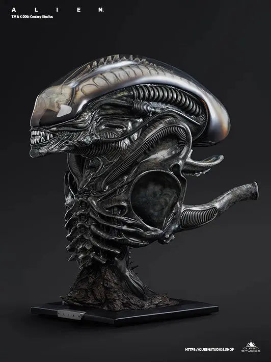 Luminous⭐Merch Queen Studios Queen Studios - Alien 1/1 Scale Life-Size Bust Scale Figure